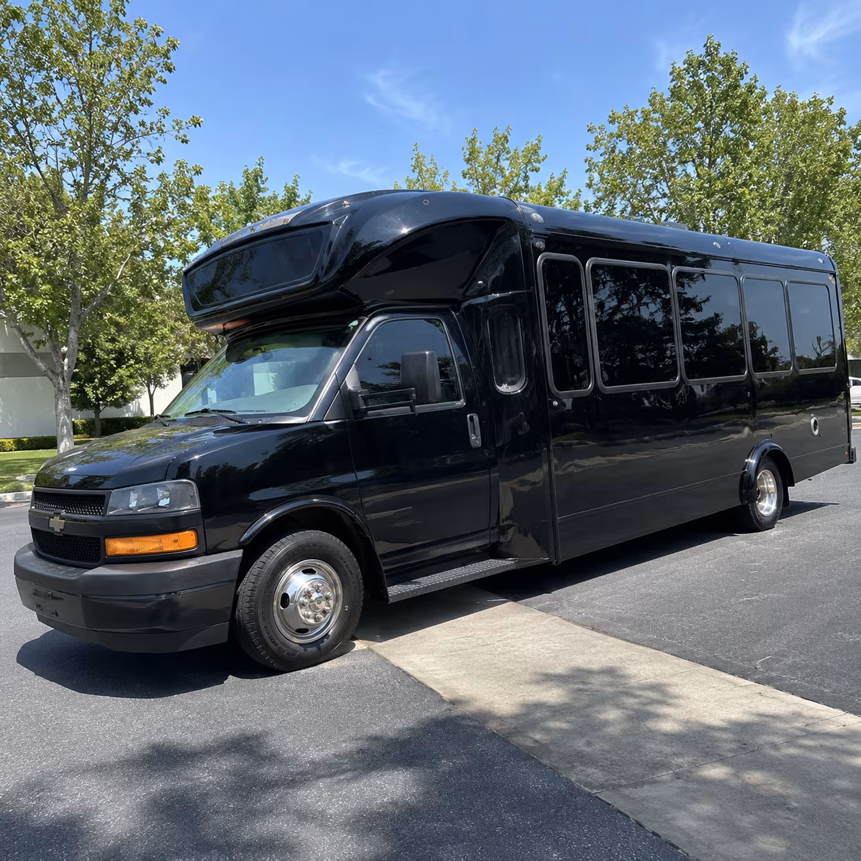 rent a party bus to texas hill country wineries from round rock