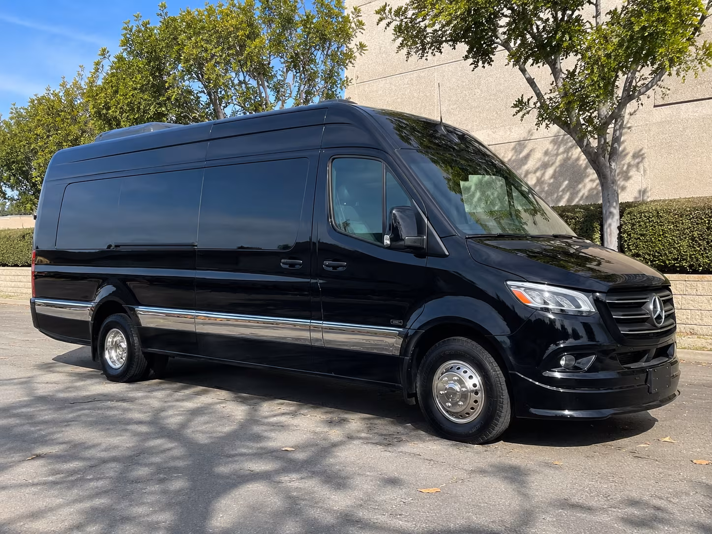 secure transportation for your next airport transfer 1