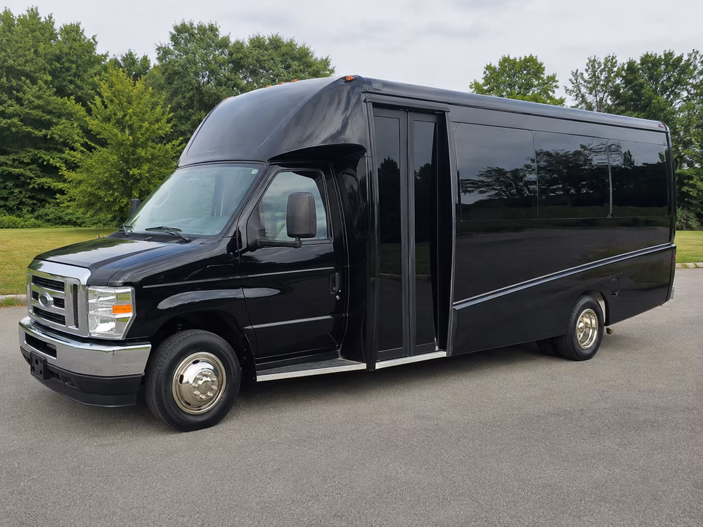 secure transportation for your next prom 1